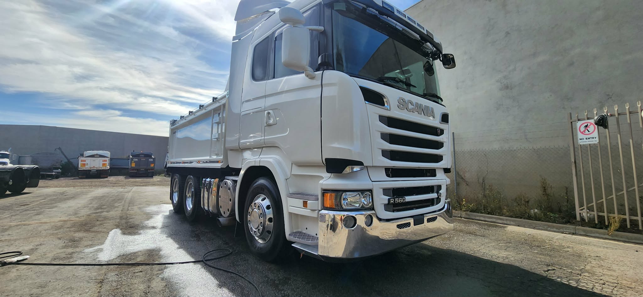 Scania R560 image 2
