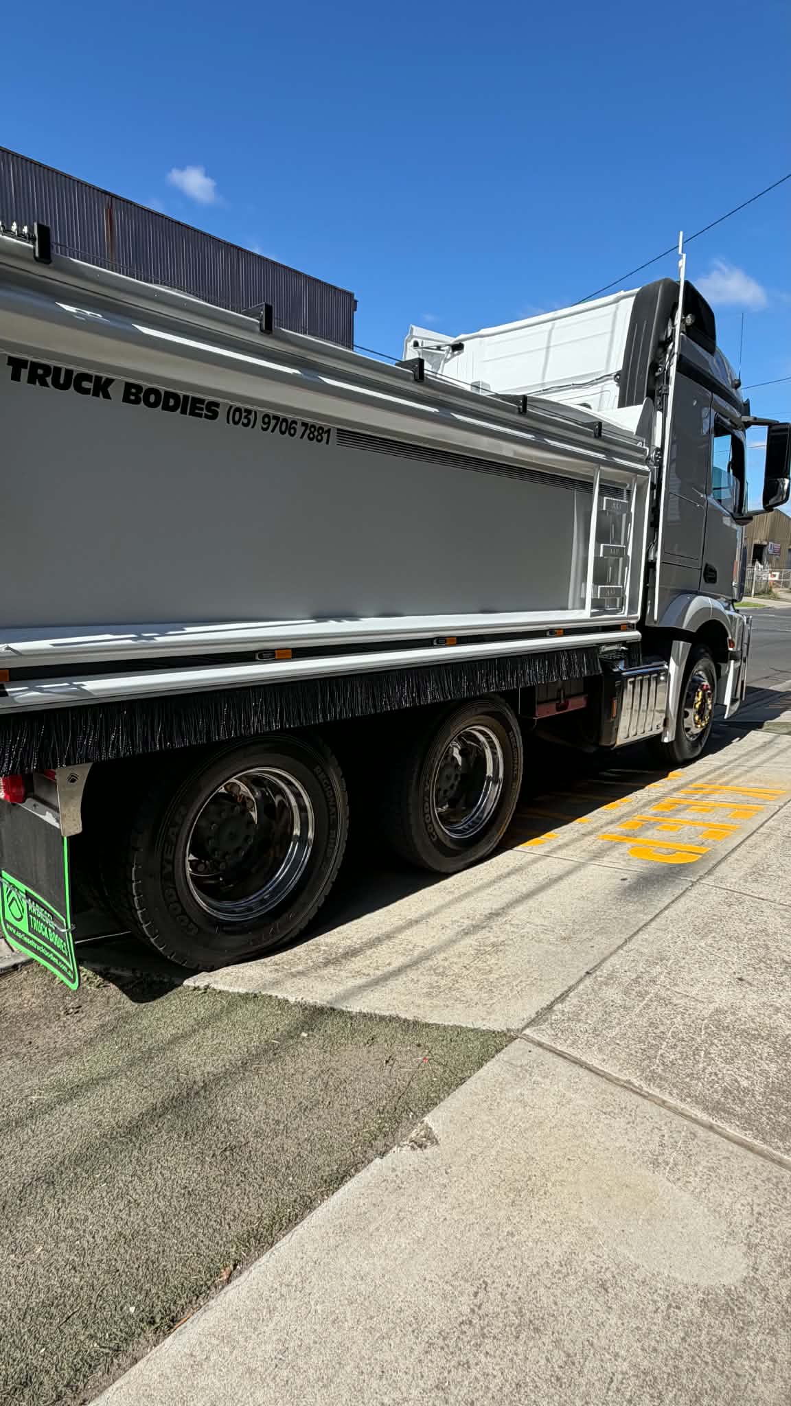 Mercedes Actros image 7